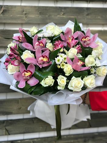 Букет цветов из: Розы и Хризантемы в Тучково