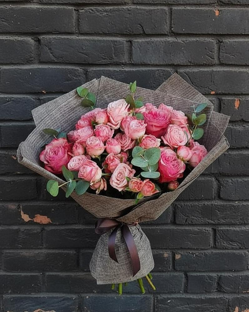 Букет розы в пальмах в Тучково Букет цветов из: Розы в Тучково