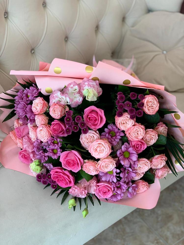 Букет Ваше величество в Тучково Букет цветов из: Хризантемы, Розы и Лизиантусы в Тучково