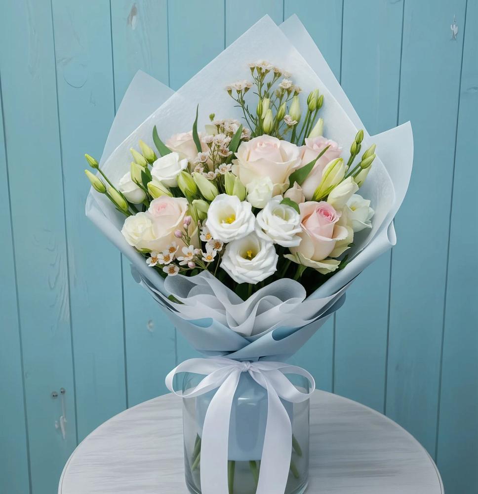 Букет цветов из: Розы и Лизиантусы в Тучково