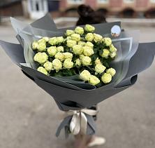 Букет Белые кустовые розы Солинеро в Тучково