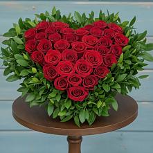 Композиция Сердце в любви в Тучково Цветочная композиция из Розы в виде сердца в Тучково