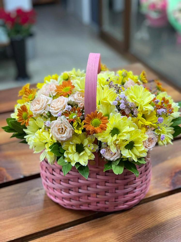 Цветочная композиция из Хризантемы и Розы в корзине в Тучково