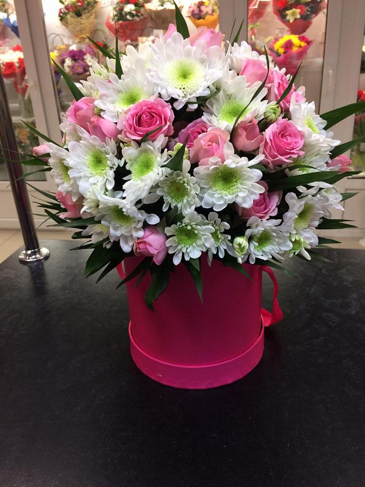 Цветочная композиция из Розы и Хризантемы в шляпной коробке в Тучково