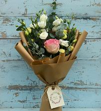 Букет нежный привет в Тучково Букет цветов из:  Розы и Лизиантусы в Тучково