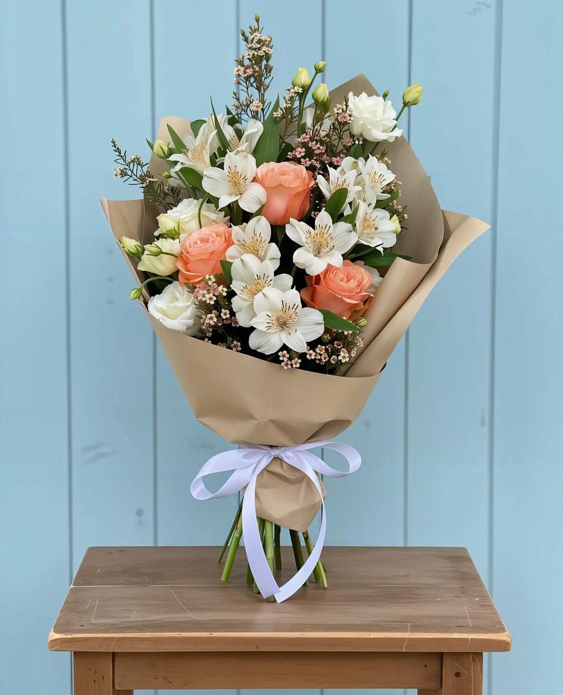 Букет цветов из: Альстромерии, Лизиантусы, Розы и Хризантемы в Тучково