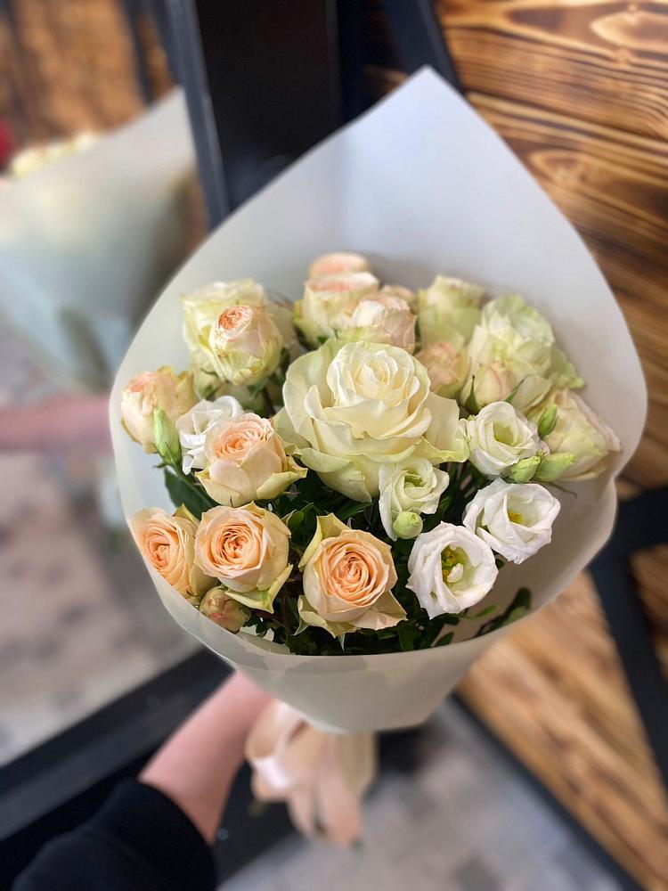 Букет цветов из: Розы и Лизиантусы в Тучково